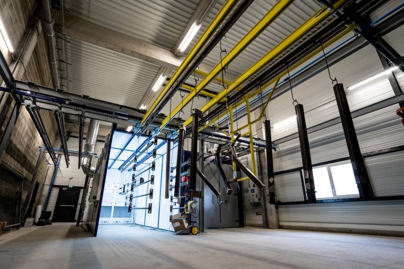 Installation d'une chaine de thermolaquage manuel dans une entreprise industrielle à Bayonne dans les Pyrénées Atlantiques