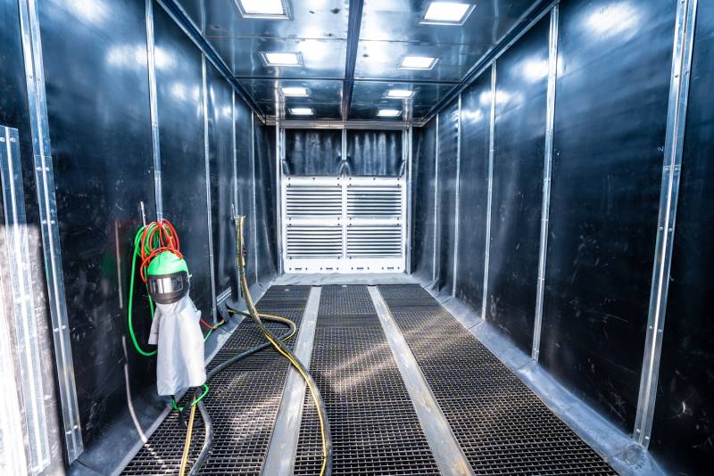 Installation d'une chaine de thermolaquage manuel dans une entreprise industrielle à Bayonne dans les Pyrénées Atlantiques