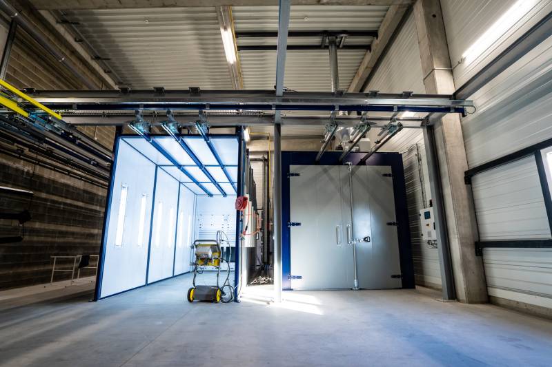 Installation d'une chaine de thermolaquage manuel dans une entreprise industrielle à Bayonne dans les Pyrénées Atlantiques