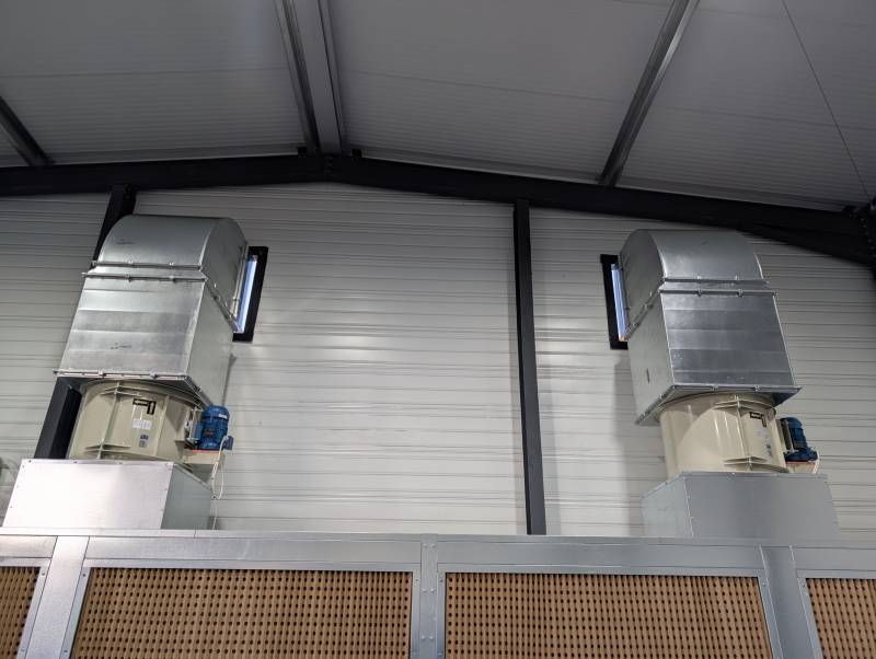 Installation de caissons aspirant de peinture liquide à Port-de-Bouc